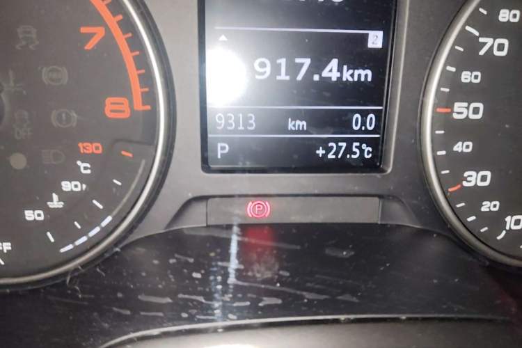 Used Audi Q2L 2021 35 TFSI Fashion Dynamic Model Odometer Close Up