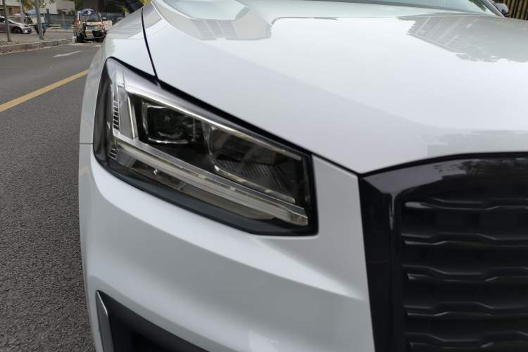Used Audi Q2L 2021 35 TFSI Progressive Dynamic Edition Right Front Headlight