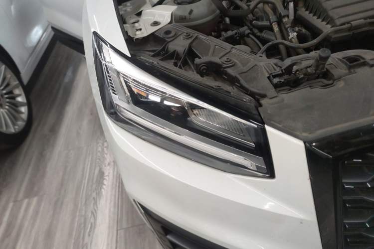 Used Audi Q2L 2021 35 TFSI Progressive Dynamic Edition Right Front Headlight