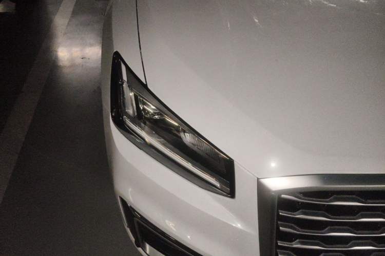 Used Audi Q2L 2021 35 TFSI Fashionable and Elegant Model Right Front Headlight