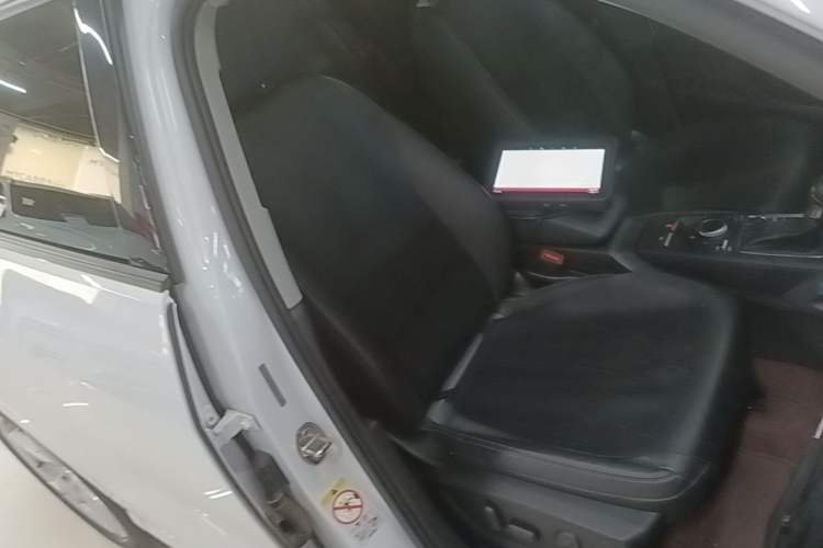 Used Audi Q2L 2021 35 TFSI Fashionable and Elegant Model Right Front Seat