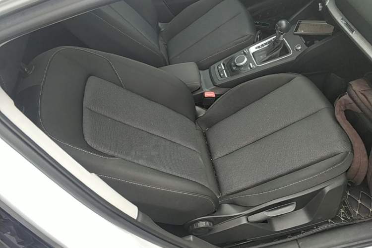 Used Audi Q2L 2021 35 TFSI Progressive Dynamic Edition Right Front Seat