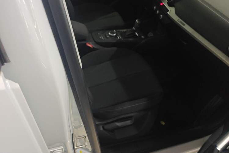 Used Audi Q2L 2021 35 TFSI Progressive Dynamic Edition Right Front Seat