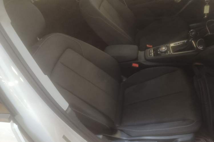 Used Audi Q2L 2021 35 TFSI Progressive Dynamic Edition Right Front Seat