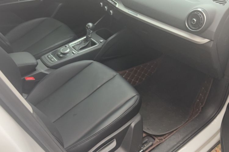 Used Audi Q2L 2021 35 TFSI Progressive Dynamic Edition Right Front Seat