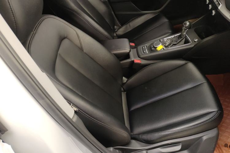 Used Audi Q2L 2021 35 TFSI Progressive Dynamic Edition Right Front Seat