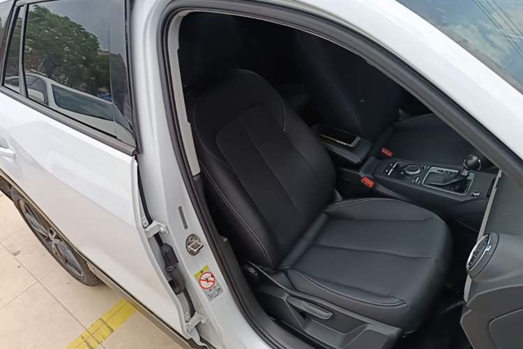 Used Audi Q2L 2021 35 TFSI Progressive Dynamic Edition Right Front Seat