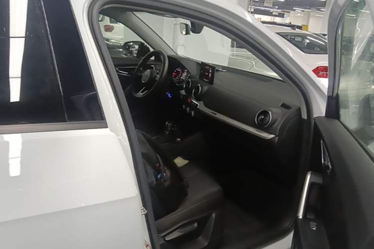 Used Audi Q2L 2021 35 TFSI Progressive Dynamic Edition Right Front Seat