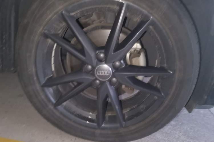 Used Audi Q2L 2021 35 TFSI Progressive Dynamic Edition Right Front Wheel Hub