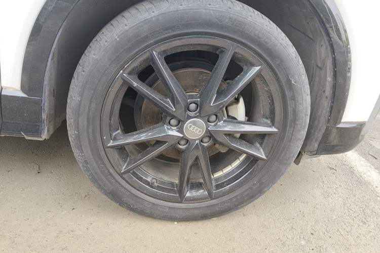 Used Audi Q2L 2021 35 TFSI Progressive Dynamic Edition Right Front Wheel Hub