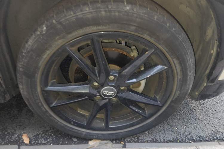 Used Audi Q2L 2021 35 TFSI Progressive Dynamic Edition Right Front Wheel Hub