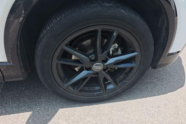 Used Audi Q2L 2021 35 TFSI Progressive Dynamic Edition Right Front Wheel Hub