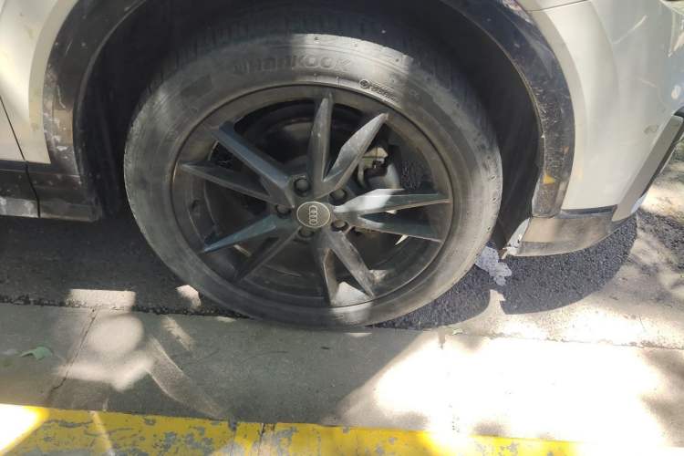 Used Audi Q2L 2021 35 TFSI Progressive Dynamic Edition Right Front Wheel Hub