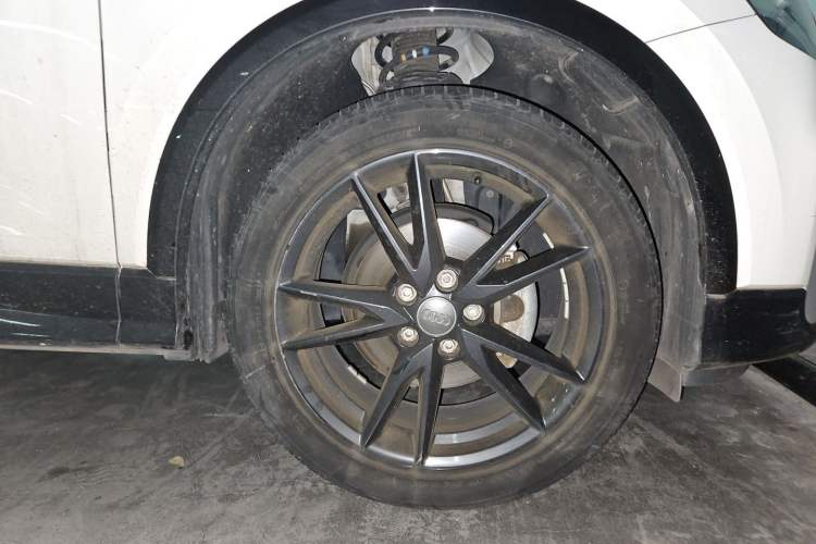 Used Audi Q2L 2021 35 TFSI Progressive Dynamic Edition Right Front Wheel Hub