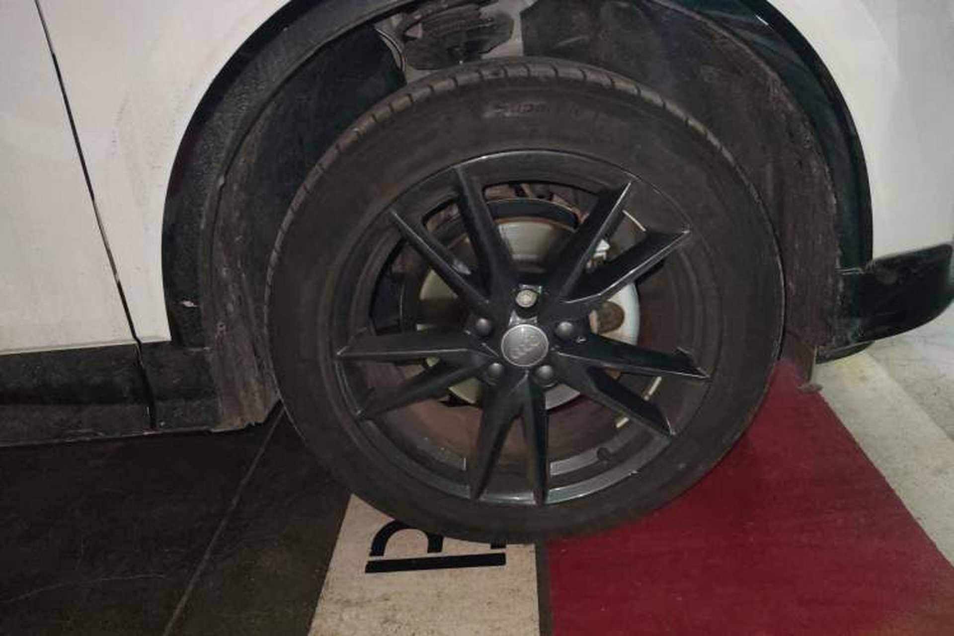 Used Audi Q2L 2021 35 TFSI Progressive Dynamic Edition Right Front Wheel Hub