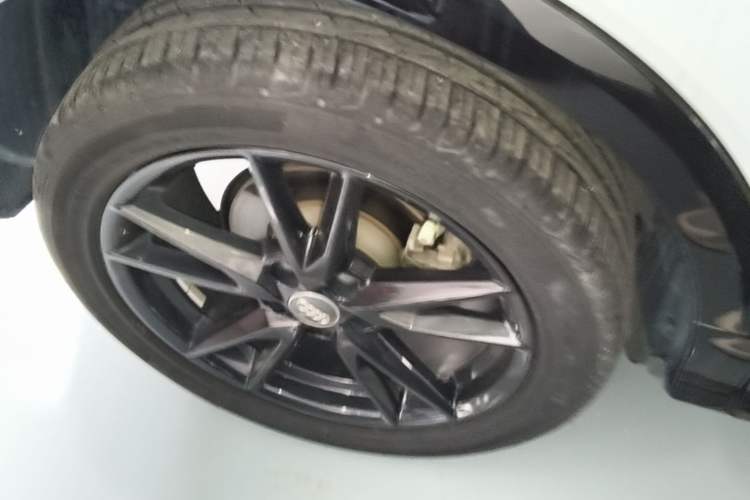 Used Audi Q2L 2021 35 TFSI Fashion Dynamic Model Right Rear Wheel Hub
