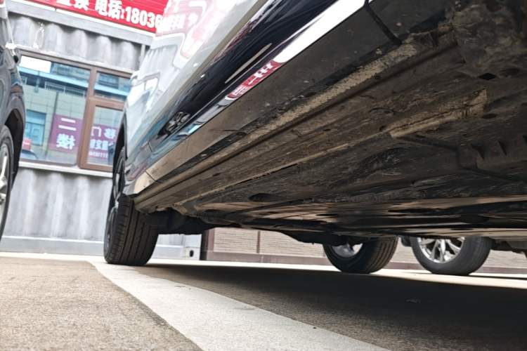 Used Audi Q2L 2021 35 TFSI Progressive Dynamic Edition Right Side Sill