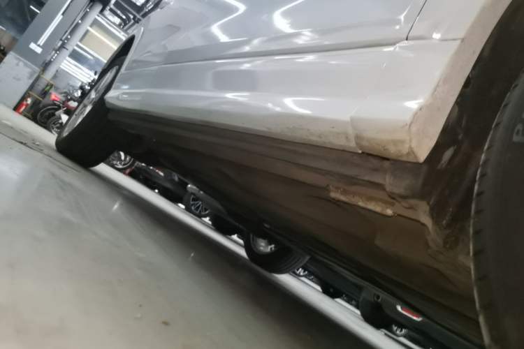 Used Audi Q2L 2021 35 TFSI Fashionable and Elegant Model Right Side Sill