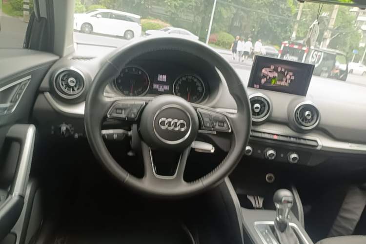 Used Audi Q2L 2021 35 TFSI Progressive Dynamic Edition Steering Wheel
