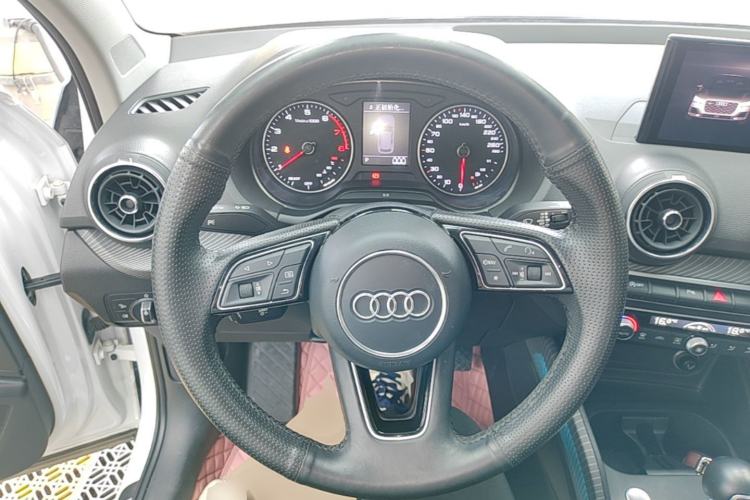 Used Audi Q2L 2021 35 TFSI Fashion Dynamic Model Steering Wheel