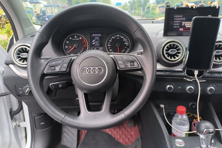 Used Audi Q2L 2021 35 TFSI Progressive Dynamic Edition Steering Wheel