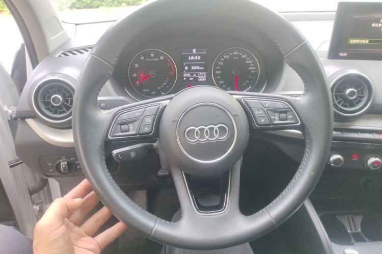 Used Audi Q2L 2021 35 TFSI Progressive Dynamic Edition Steering Wheel