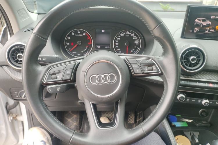 Used Audi Q2L 2021 35 TFSI Fashion Dynamic Model Steering Wheel
