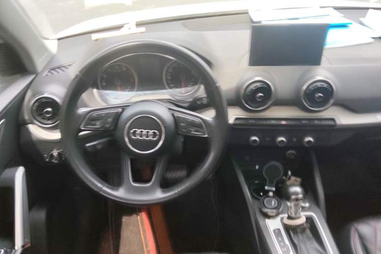 Used Audi Q2L 2021 35 TFSI Progressive Dynamic Edition Steering Wheel