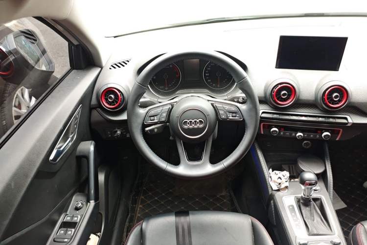 Used Audi Q2L 2021 35 TFSI Fashion Dynamic Model Steering Wheel