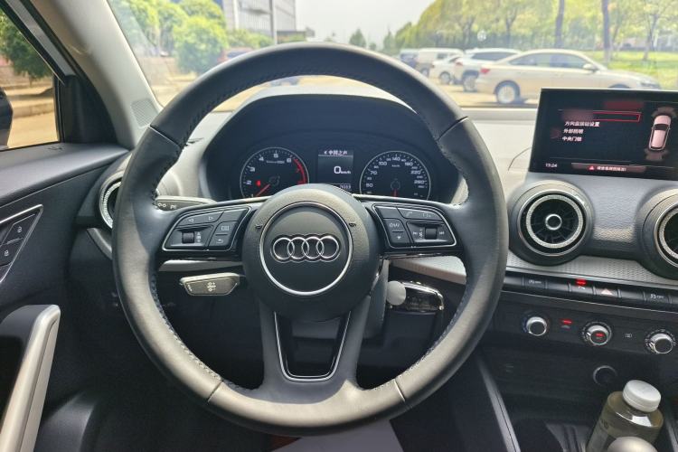 Used Audi Q2L 2021 35 TFSI Progressive Dynamic Edition Steering Wheel