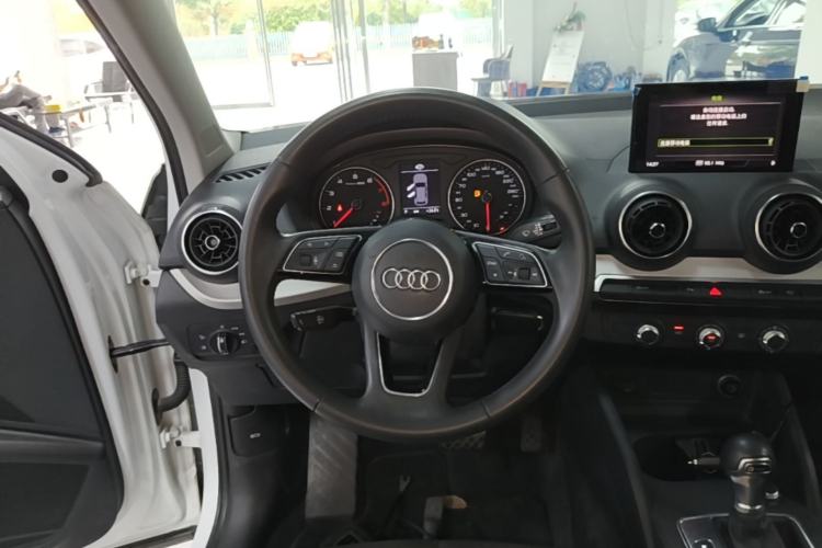 Used Audi Q2L 2021 35 TFSI Progressive Dynamic Edition Steering Wheel
