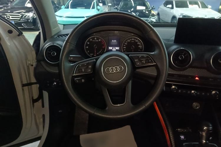 Used Audi Q2L 2021 35 TFSI Fashionable and Elegant Model Steering Wheel