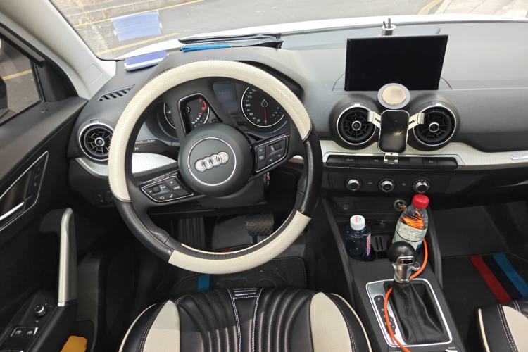Used Audi Q2L 2021 35 TFSI Progressive Dynamic Edition Steering Wheel