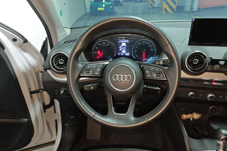 Used Audi Q2L 2021 35 TFSI Progressive Dynamic Edition Steering Wheel