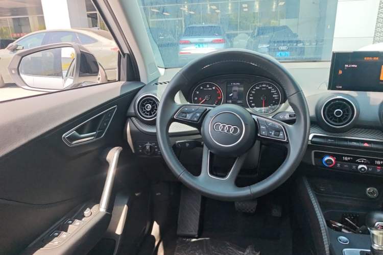 Used Audi Q2L 2021 35 TFSI Progressive Dynamic Edition Steering Wheel