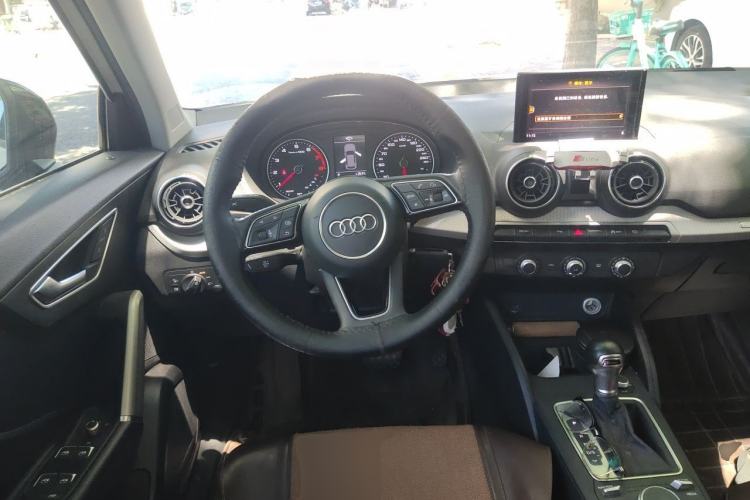 Used Audi Q2L 2021 35 TFSI Progressive Dynamic Edition Steering Wheel