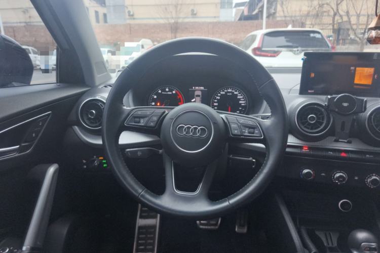 Used Audi Q2L 2021 35 TFSI Progressive Dynamic Edition Steering Wheel