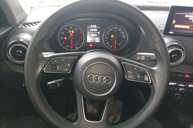 Used Audi Q2L 2021 35 TFSI Fashion Dynamic Model Steering Wheel