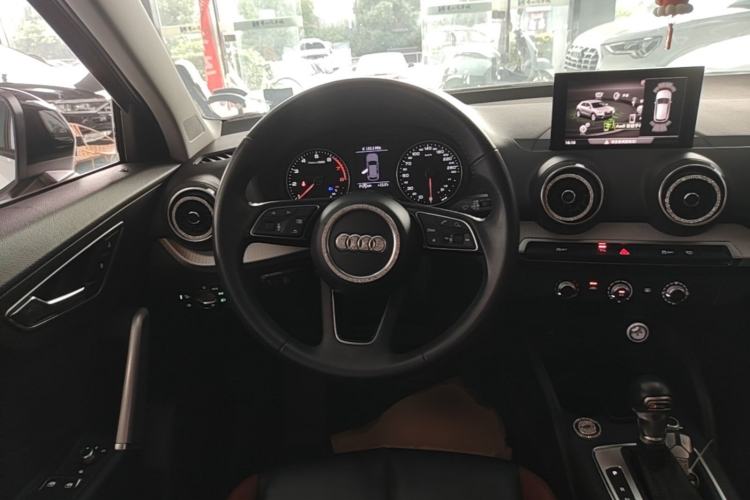 Used Audi Q2L 2021 35 TFSI Progressive Dynamic Edition Steering Wheel