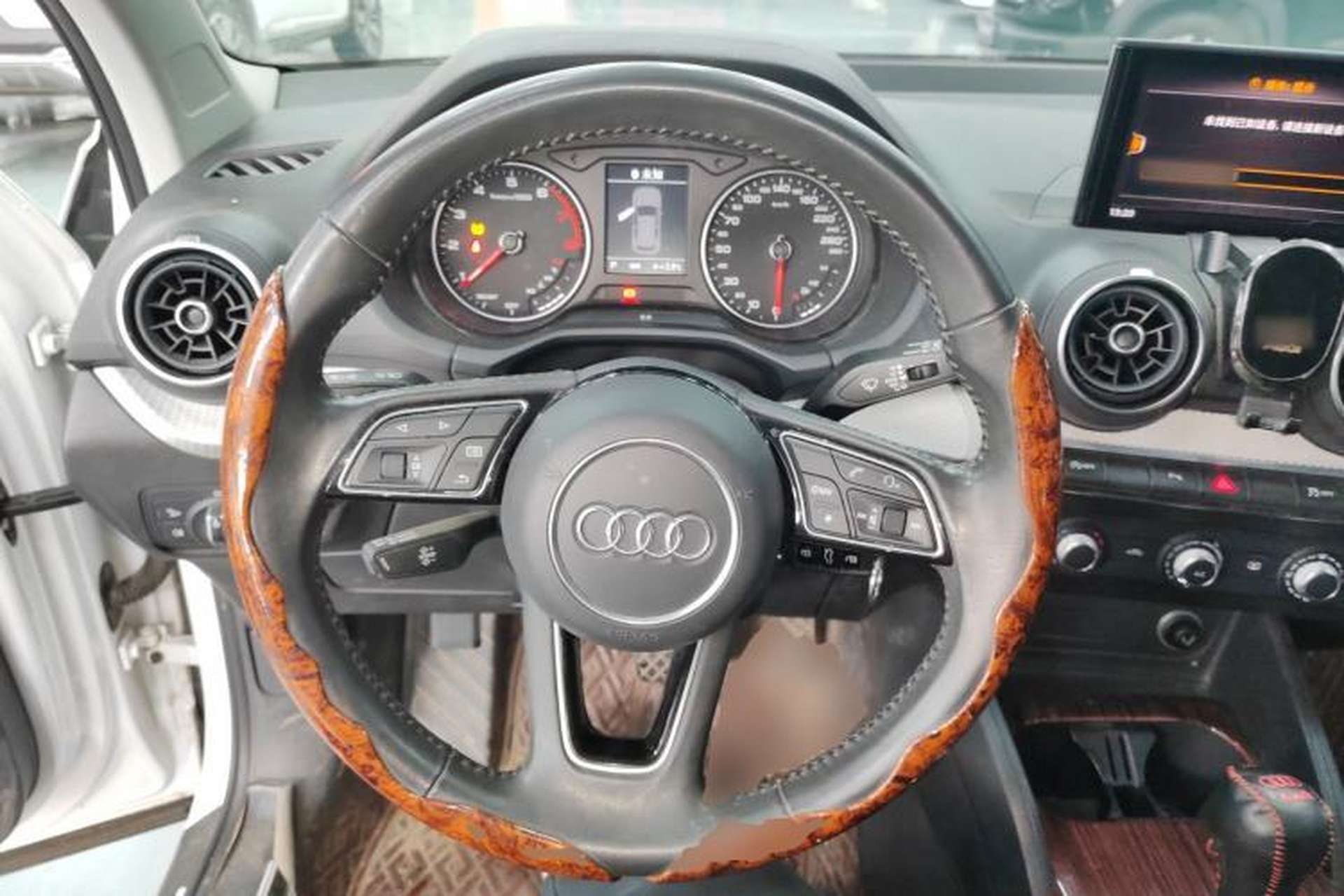 Used Audi Q2L 2021 35 TFSI Progressive Dynamic Edition Steering Wheel