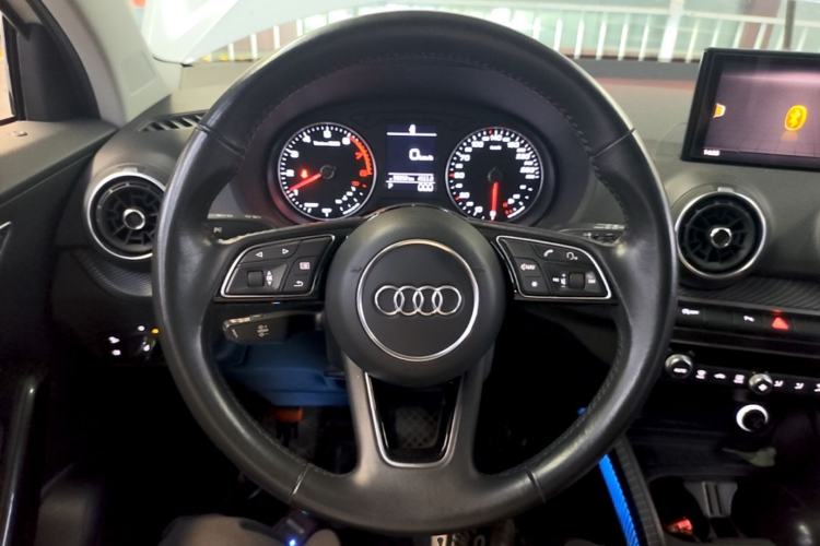 Used Audi Q2L 2021 35 TFSI Fashion Dynamic Model Steering Wheel