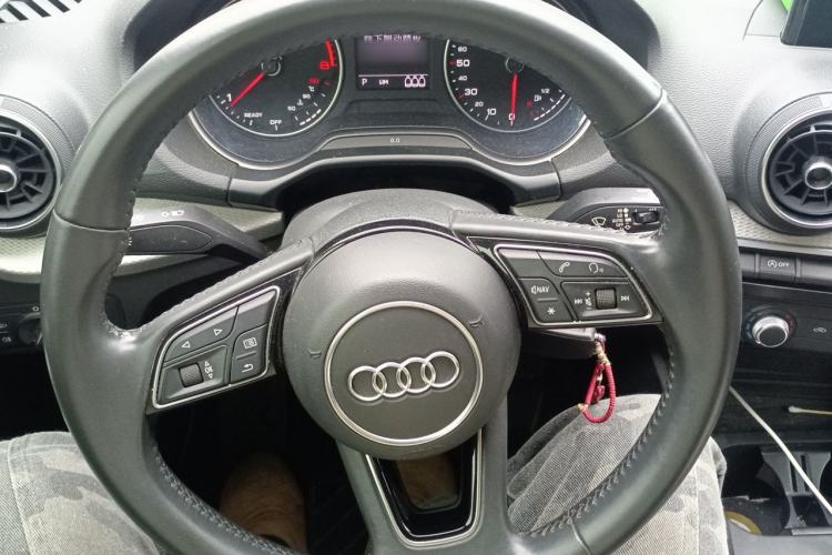Used Audi Q2L 2021 35 TFSI Progressive Dynamic Edition Steering Wheel