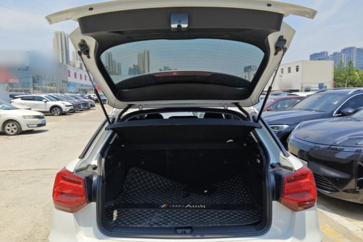 Used Audi Q2L 2021 35 TFSI Fashionable and Elegant Model Trunk