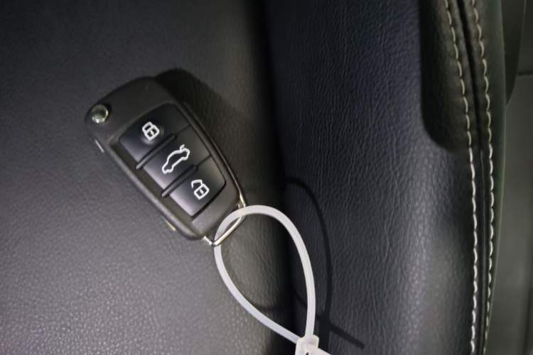 Used Audi Q2L 2021 35 TFSI Progressive Dynamic Edition Vehicle Key