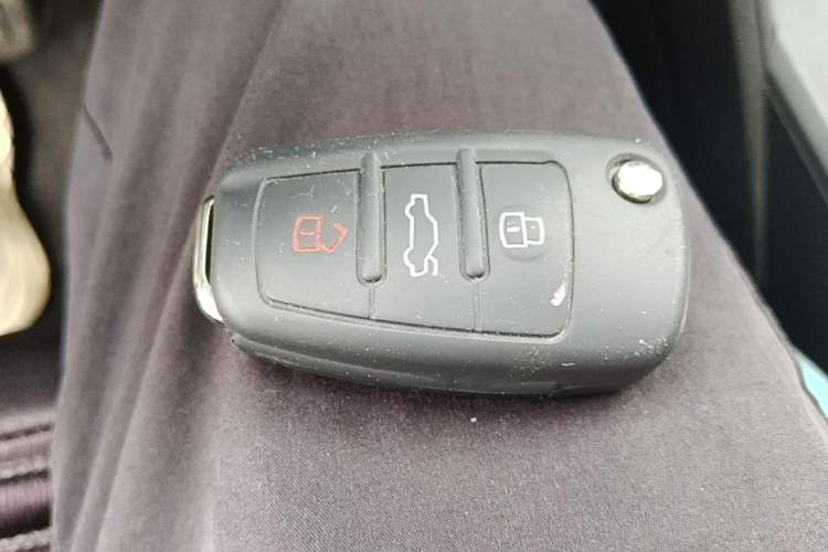 Used Audi Q2L 2021 35 TFSI Progressive Dynamic Edition Vehicle Key