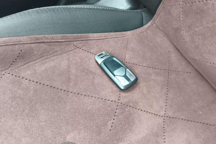 Used Audi Q2L 2021 35 TFSI Progressive Dynamic Edition Vehicle Key