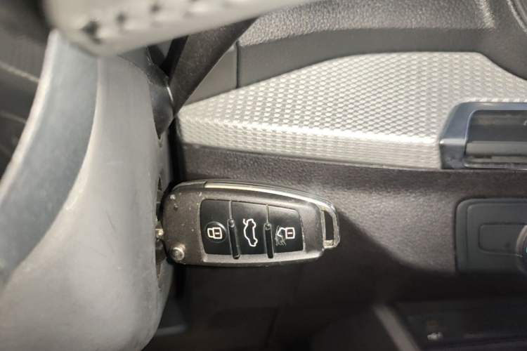 Used Audi Q2L 2021 35 TFSI Progressive Dynamic Edition Vehicle Key