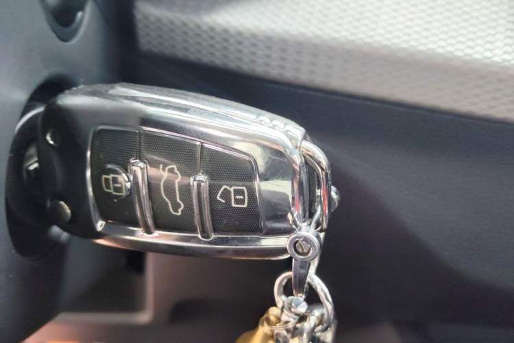 Used Audi Q2L 2021 35 TFSI Progressive Dynamic Edition Vehicle Key