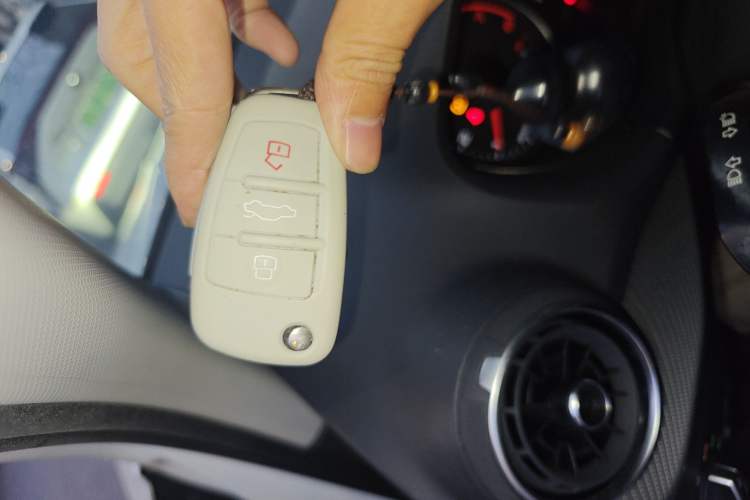 Used Audi Q2L 2021 35 TFSI Progressive Dynamic Edition Vehicle Key