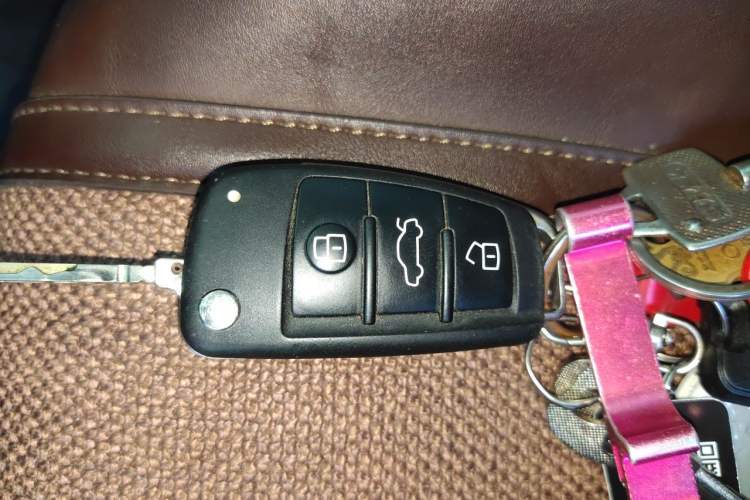 Used Audi Q2L 2021 35 TFSI Progressive Dynamic Edition Vehicle Key
